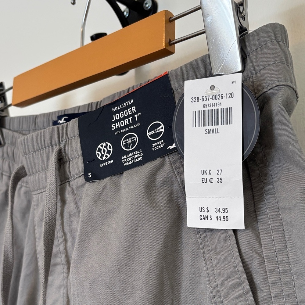 NWT Hollister Gray Flat Front Men Shorts - Picture 2 of 4
